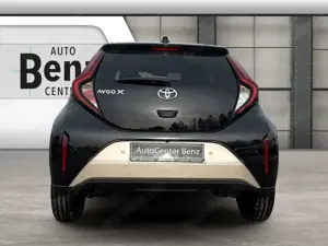 Toyota Aygo X 1.0VVTi AIR TEAMPLAYER *FALTDACH*SITZHZ* Klima Bild 4