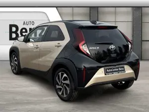 Toyota Aygo X 1.0VVTi AIR TEAMPLAYER *FALTDACH*SITZHZ* Klima Bild 3