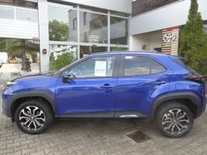 Toyota Yaris Cross Hybrid 130 1.5 VVT-i Teamplayer* m. Safety+Winter Bild 2