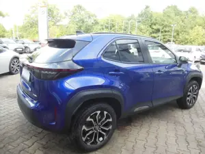 Toyota Yaris Cross Hybrid 130 1.5 VVT-i Teamplayer* m. Safety+Winter Bild 4