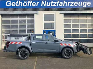 Isuzu D-Max Double Cab LS AT mit Winterdienst Bild 2