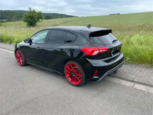 Ford Focus Focus Fließheck 1.5 EcoBoost  ST-LINE Bild 2
