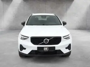 Volvo XC40 B3 Plus Dark Geartronic/ 19" Felgen Ganzjahresreifen/ Bild 2