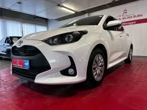 Toyota Yaris Comfort * Auto * Kamera * Schaltwippen * Bild 3