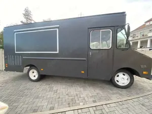 Chevrolet Chevy Van P30 Step Van Foodtruck