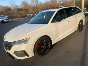 Skoda Octavia 2,0TSi Combi RS Pano Matrix AHK Columbus
