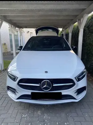 Mercedes-Benz A 250 e 8G-DCT AMG Line