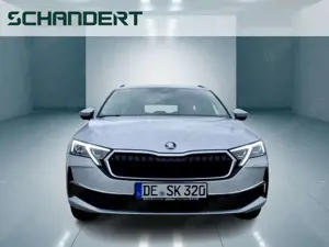 Skoda Octavia Combi 2.0 TDI Selection Matrix Navi Klimaau Bild 5