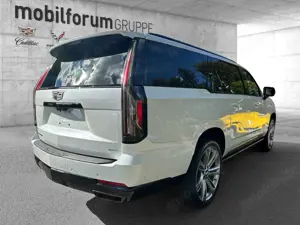 Cadillac Escalade ESV Sport Platinum 2026 24"Räder Bild 3