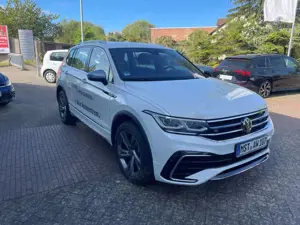 Volkswagen Tiguan Allspace BJ 2.0 TDI DSG 4M R-Line Bild 4