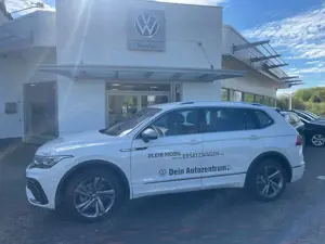 Volkswagen Tiguan Allspace BJ 2.0 TDI DSG 4M R-Line Bild 2
