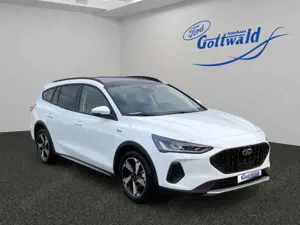 Ford Focus Turnier Active X LED Navi RFK Panoramad. Winterpak