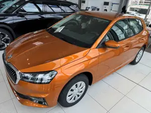 Skoda Fabia Essence 1.0 SHZG*Klima*PDC*LED*4-Türen Bild 3