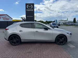 Mazda 3 2.5L e-SKYACTIV G 140ps 6AT Homura Bild 2