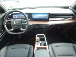 SsangYong Torres EVX Titanium*AT *NAVI*WÄRMEPUMPE* Bild 5