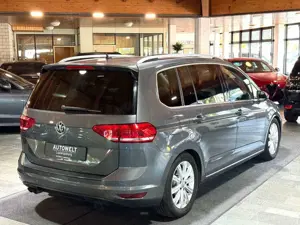 Volkswagen Touran Highline 2.0 TDI DSG Bild 5