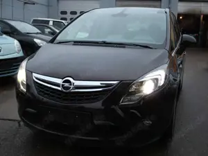 Opel Zafira Tourer 2.0 CDTI,Innovation,7Sitzer,Pano usw. Bild 3