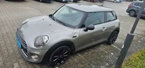 MINI One MINI*ONE*1.5*Aut.*NAVI*PDC*SHZ*TEMPO*Bluetooth*MFL Bild 2
