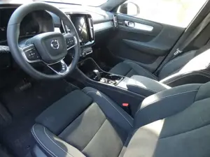 Volvo XC40 B4 Ultra Black Edition Klima Rückfahrkamera Bild 5