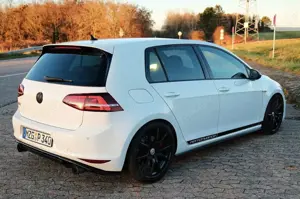 Volkswagen Golf GTI Performance BlueMotion Technology DSG