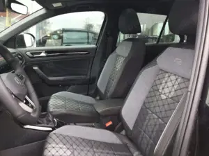Volkswagen T-Roc 1.5 TSI DSG OPF R-Line LED NAVI ACC AHK PANO Bild 4