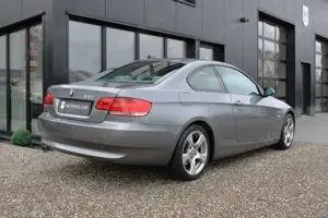 BMW 320 Bild 3