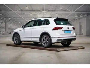 Volkswagen Tiguan R-Line 2.0 TDI 4M Head-Up Harman LEDER Bild 2