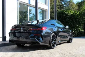 BMW M850 i xDrive Coupe / BW / M FAHRWERK / LASER Bild 5