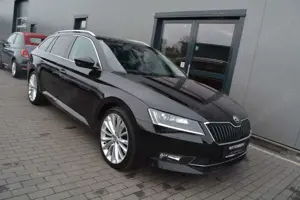Skoda Superb Combi Style-LM19-Canton-AHK Bild 4