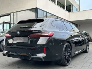 BMW 540 d xDrive Touring M Sport | Standheizung | 21" Bild 4