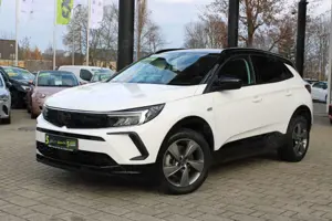 Opel Grandland 1.6 Turbo Hybrid GS LINE LED+Kamera