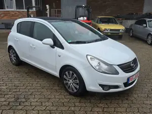 Opel Corsa D Color Edition