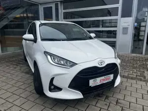 Toyota Yaris Hybrid 116 1.5 VVT-i Teamplayer (XPA1) Bild 3