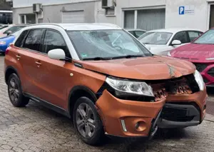 Suzuki Vitara 1.6 DDiS Comfort 4x4*Unfall* Bild 2