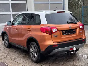 Suzuki Vitara 1.6 DDiS Comfort 4x4*Unfall* Bild 5