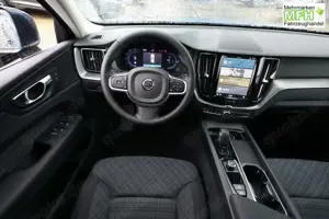 Volvo XC60 Core T6 LED Pano ACC WinterP Kam StandH 18Z 257... Bild 2