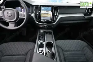 Volvo XC60 Core T6 LED Pano ACC WinterP Kam StandH 18Z 257... Bild 3