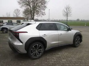Toyota bZ4X Comfort- und Technik-Paket, Panorama-Glasdach Bild 5