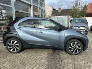 Toyota Aygo X 1,0l Teamplayer ACC RFK SHZ ACP Digital Cockpit Bl Bild 2