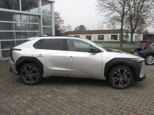 Toyota bZ4X Comfort- und Technik-Paket, Panorama-Glasdach Bild 4