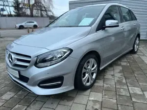 Mercedes-Benz B 180 B-Klasse ParkAssistent Remote Online Urban