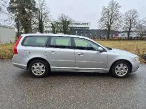 Volvo V70 V70 Diesel D5 Aut. Momentum Bild 2