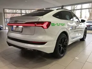 Audi e-tron Sportback 55 quattro S line AHK PANO LED NAVI RFK Bild 5