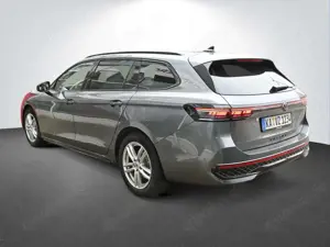 Volkswagen Passat Var 2.0 TDI Automatik R-Line 4Motion Bild 2
