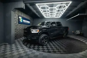 Dodge RAM 5.7 V8 HEMI 4x4 LARAMIE Offroad Night LED