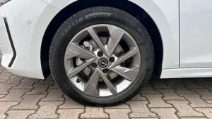 Opel Corsa 1.2T 5tg Edition Kamera*Totwinkel*PDC Bild 4