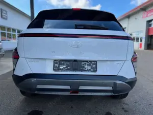 Hyundai KONA +Trend+Hybrid+2WD+NAVI+BLUELINK+2Z-AC+LED+ Bild 4