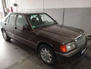 Mercedes-Benz 190 E 2.3