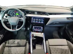 Audi Q8 e-tron Sportback 55 quattro S line, Matrix Bild 4