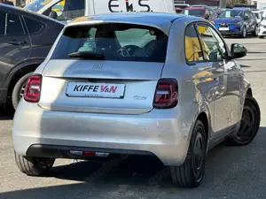 Fiat 500e Giorgio Armani Navi Leder individual LED SzHz Bild 2